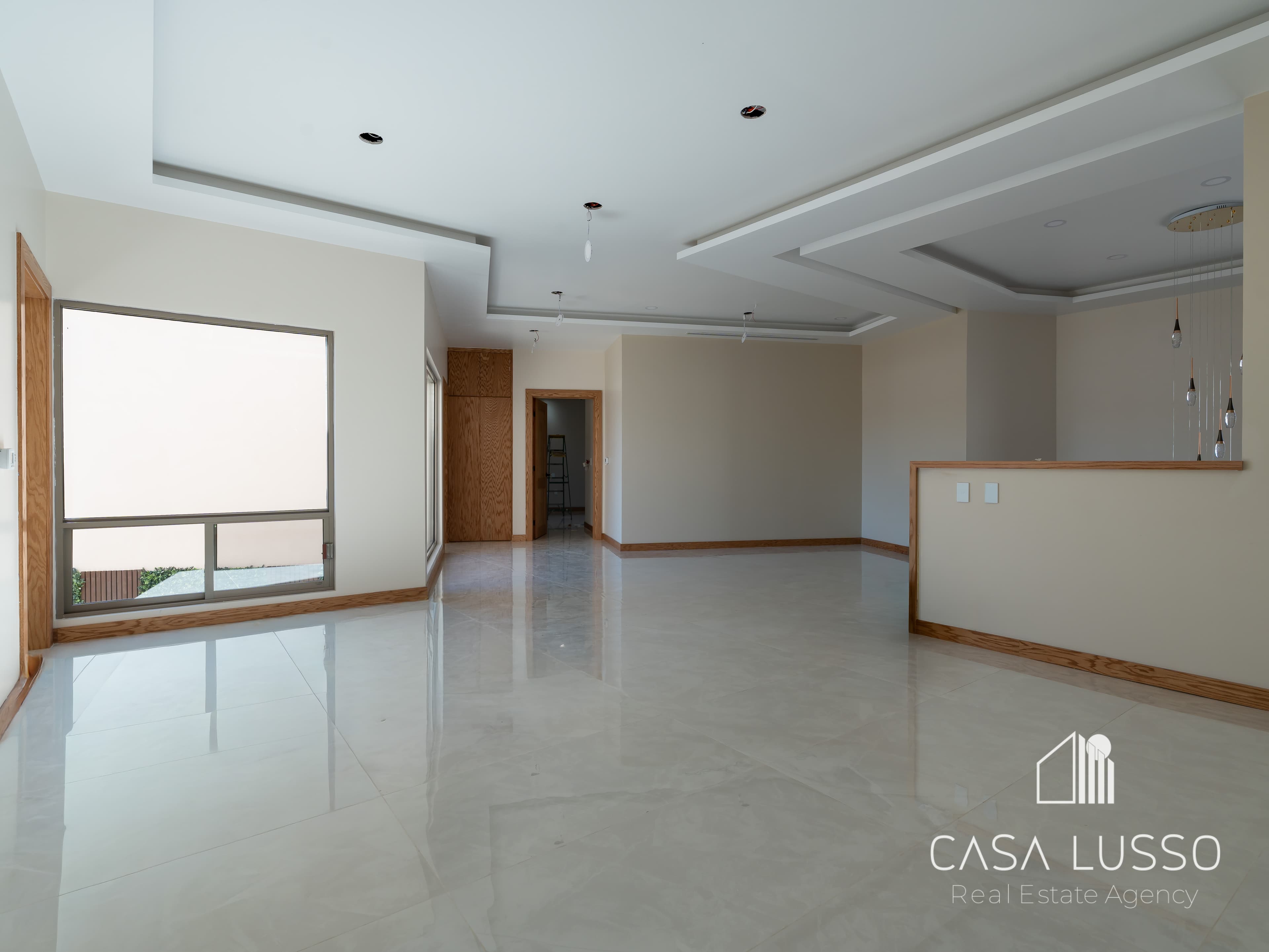 Detalles de proyecto residencial: Carpintería, iluminación y acabados