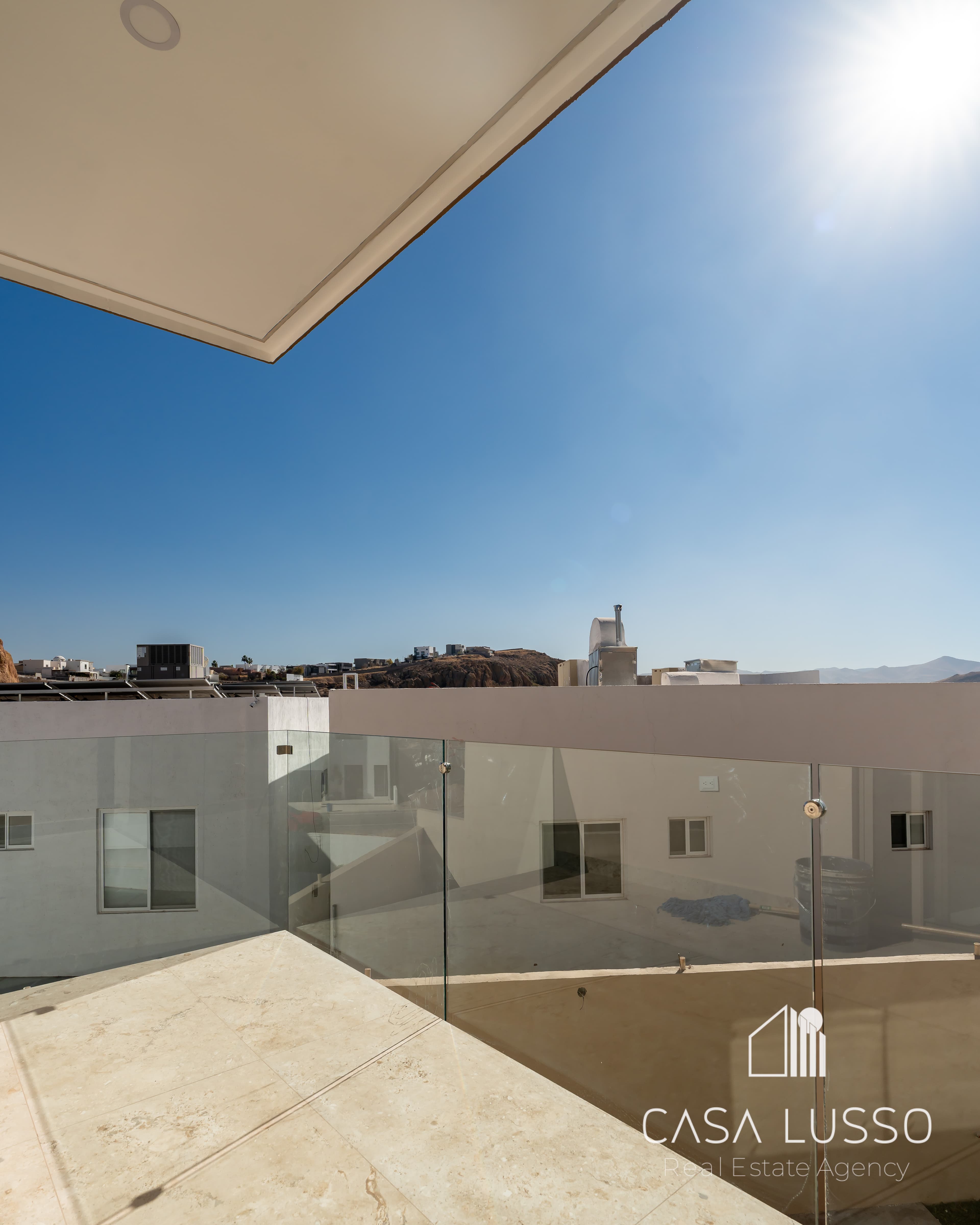Detalles de proyecto residencial: Carpintería, iluminación y acabados