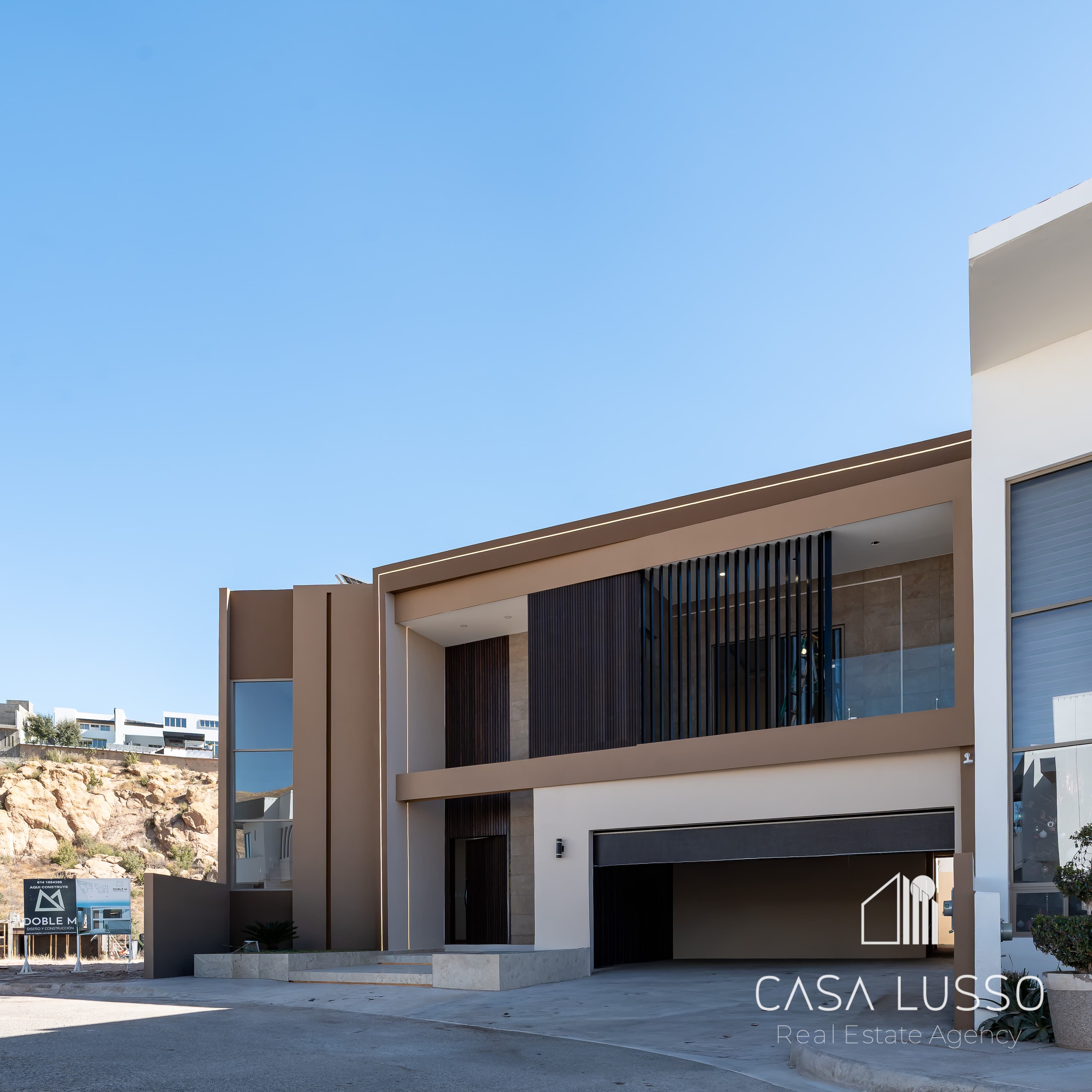 Detalles de proyecto residencial: Carpintería, iluminación y acabados