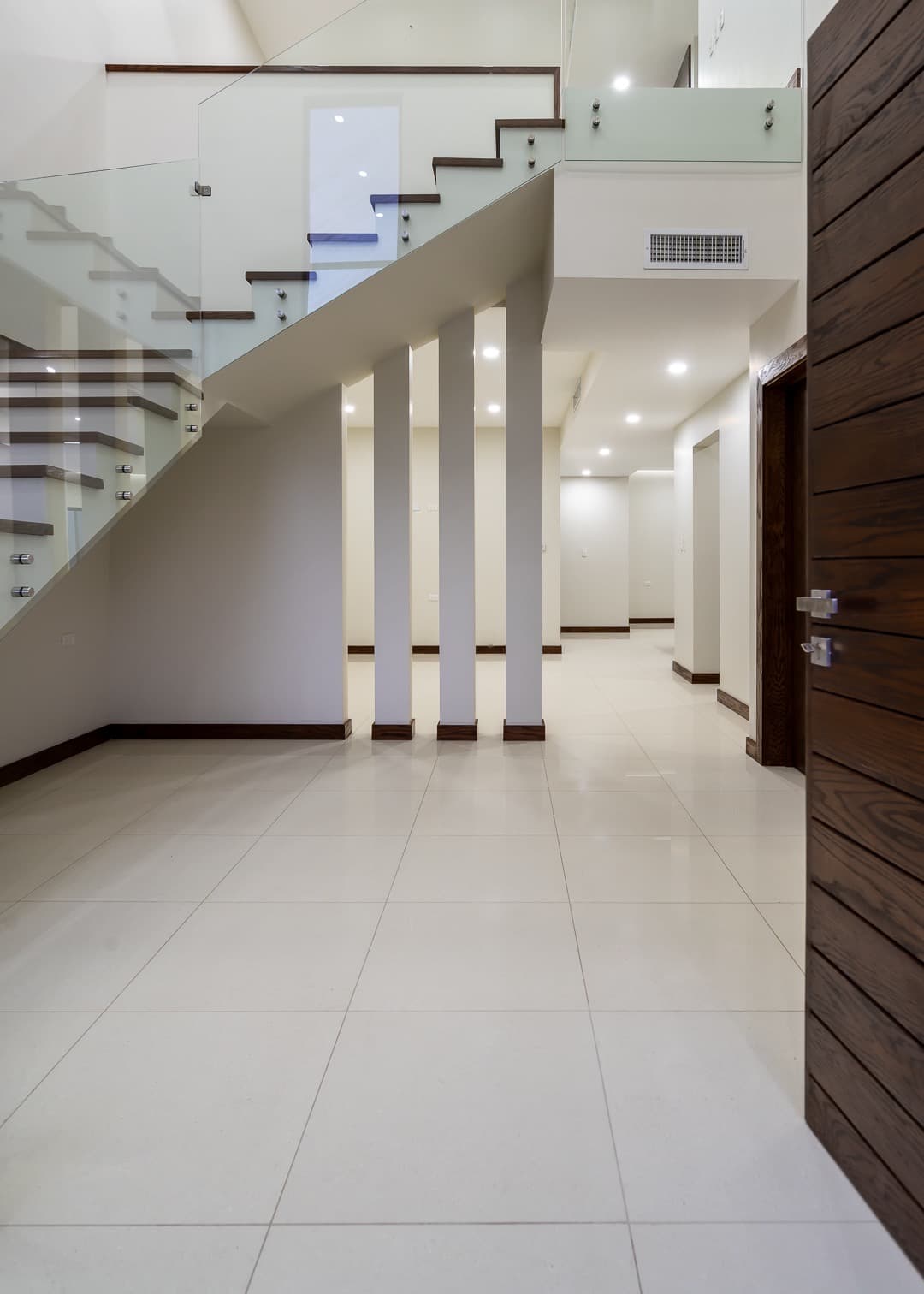 Residencia contemporánea: Arquitectura e interiores