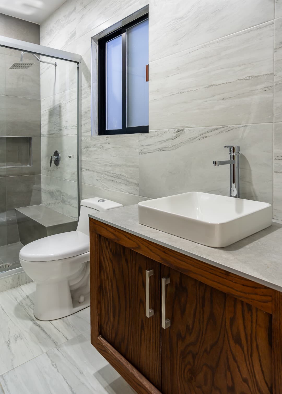 Residencia contemporánea: Arquitectura e interiores