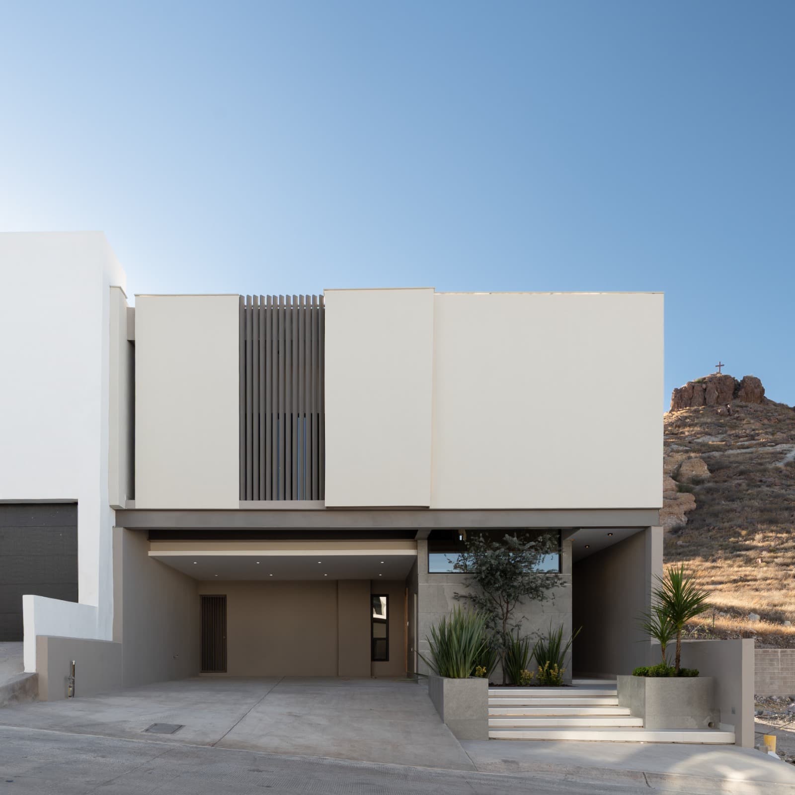 Asturias Residencial: Arquitectura contemporánea · 273.58 m² de construcción