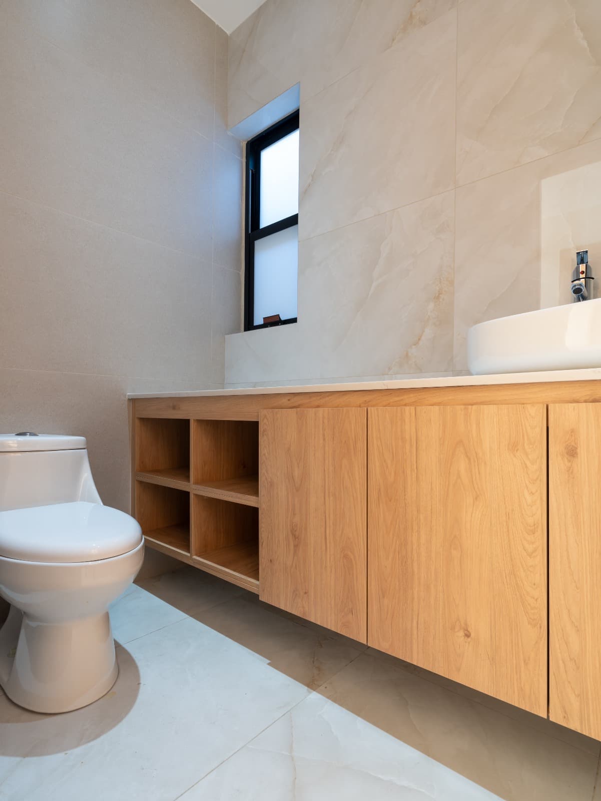 Asturias Residencial: Arquitectura contemporánea · 273.58 m² de construcción