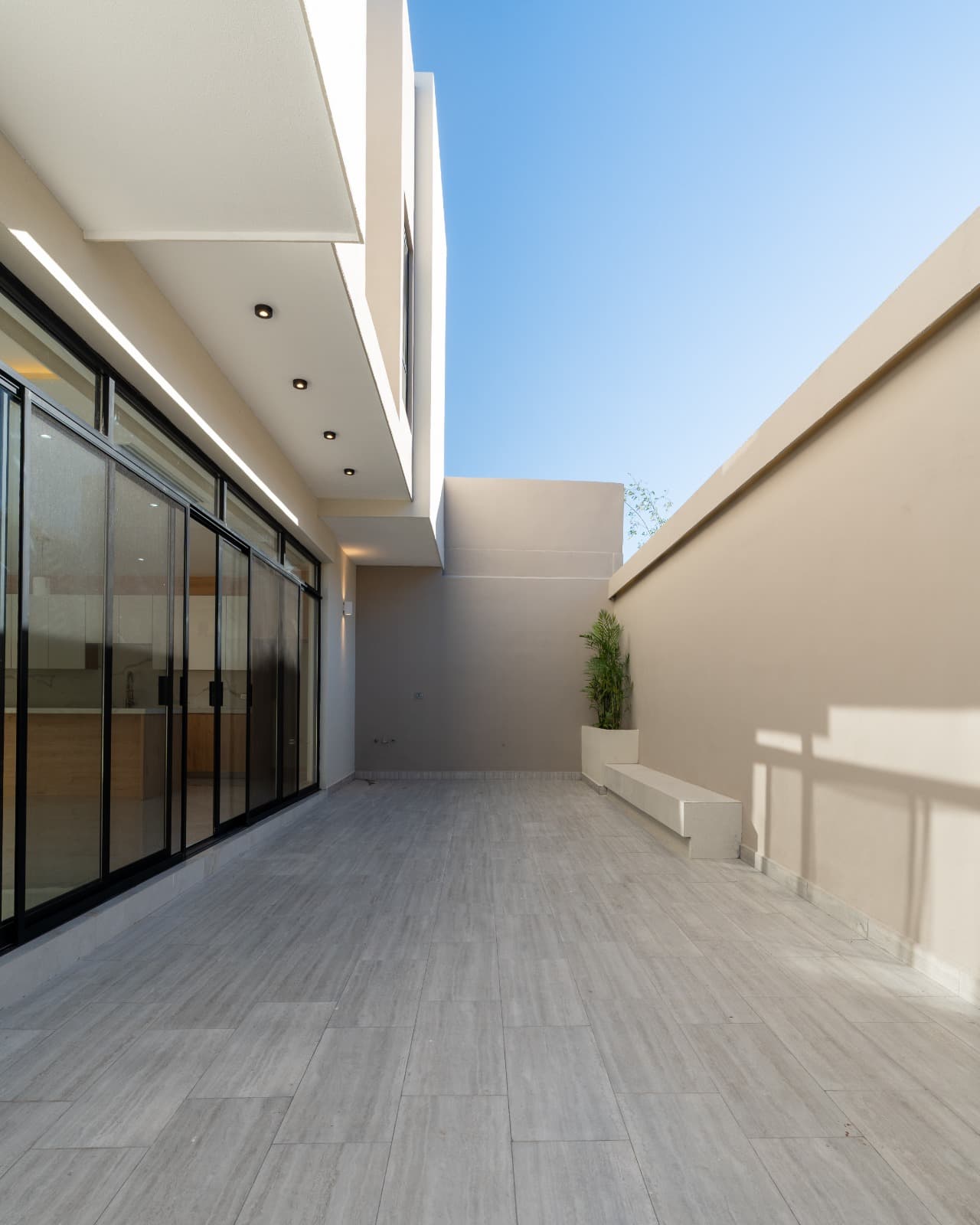Asturias Residencial: Arquitectura contemporánea · 273.58 m² de construcción